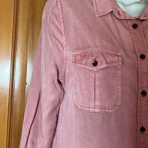 Universal Thread Goods Co., button-down blouse in Dusty Rose - Picture 5 of 9